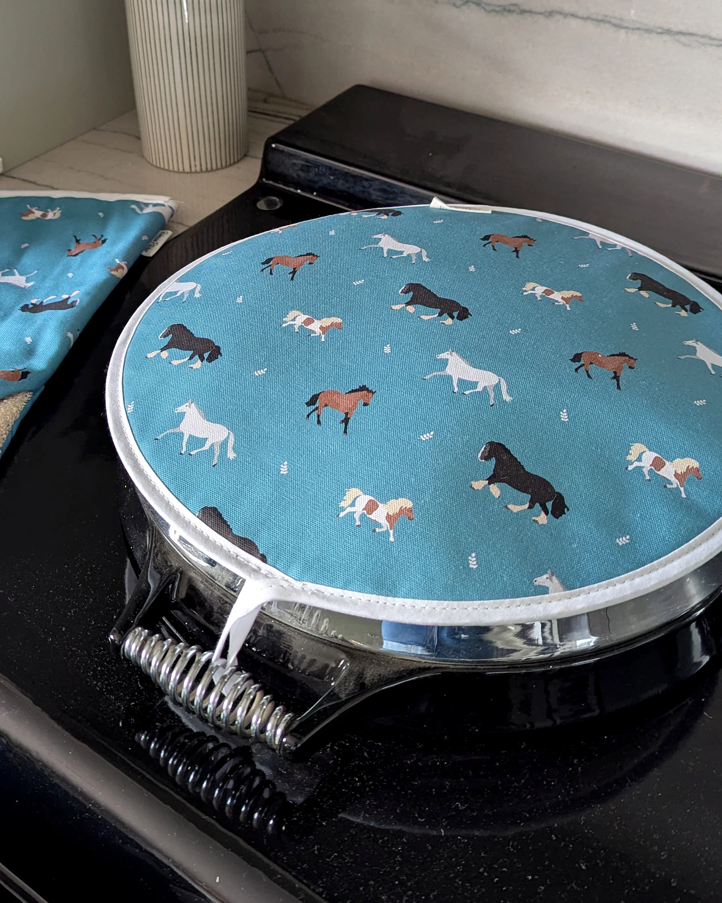 Horses Circular Hob Cover (single) - Image 3