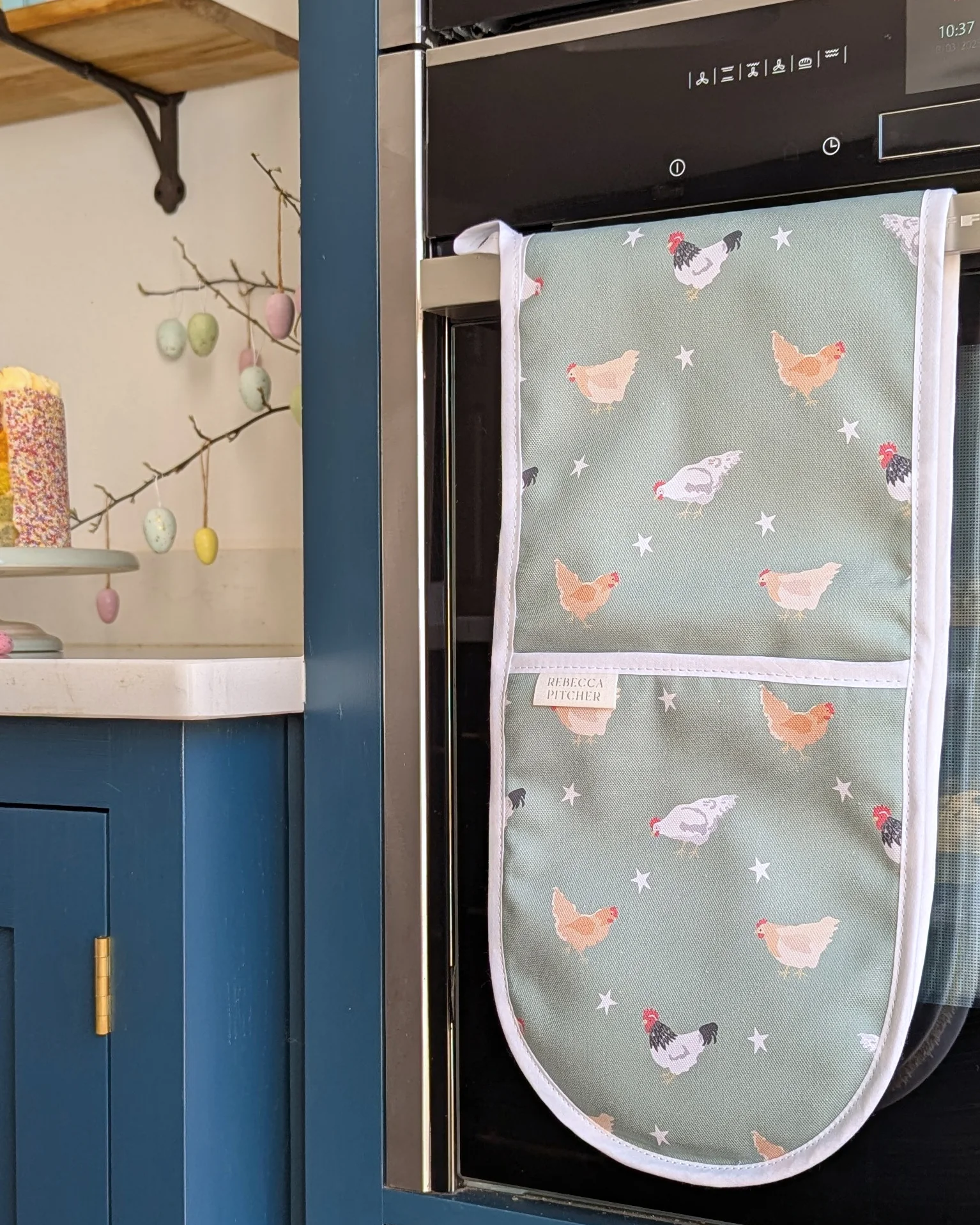 Chicken Double Oven Gloves - Image 3