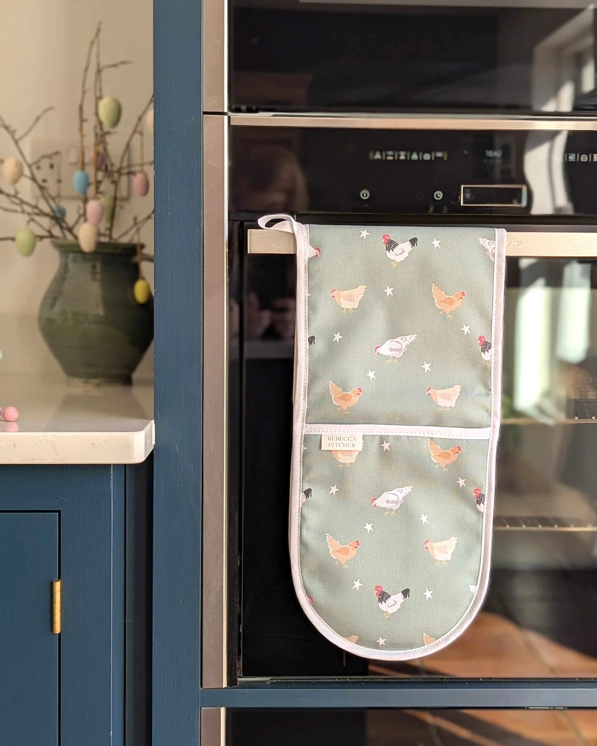 Chicken Double Oven Gloves - Image 4