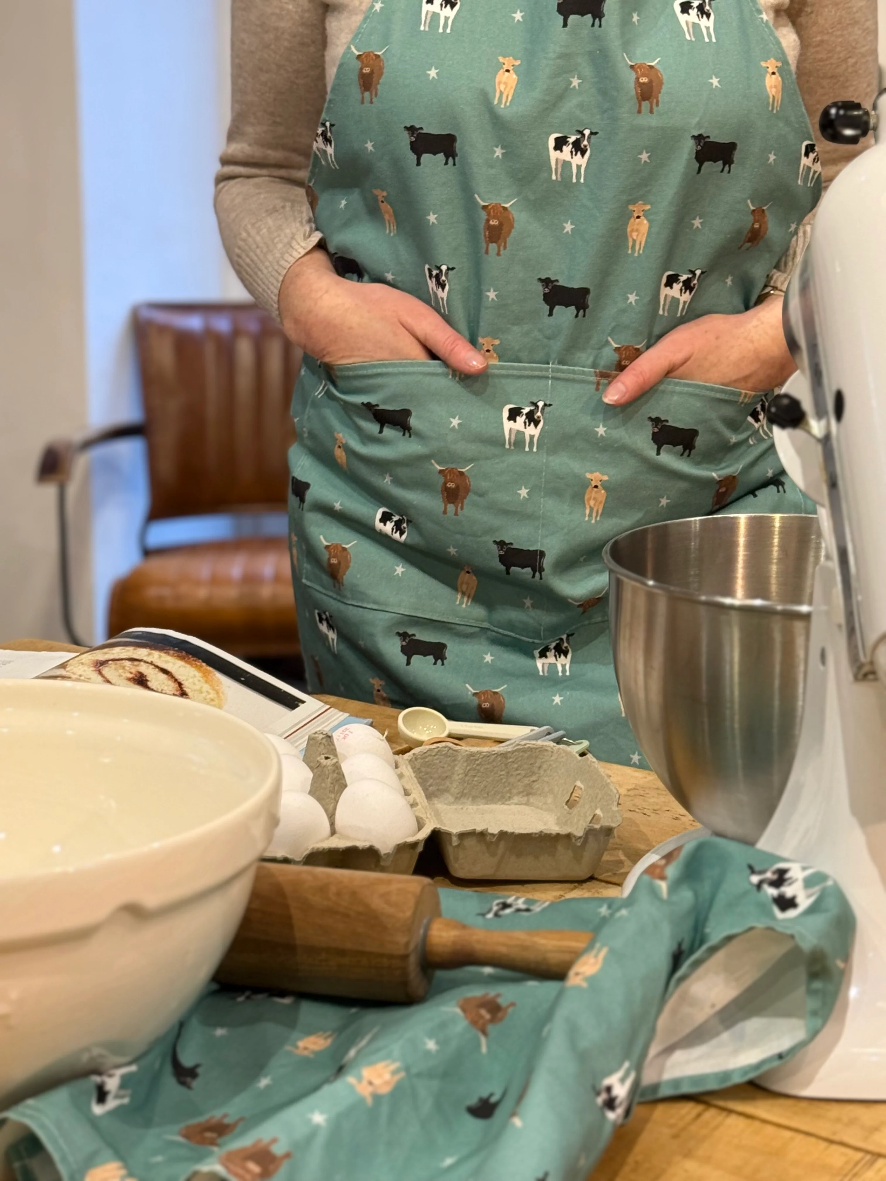 Cows Adult Apron - Image 3