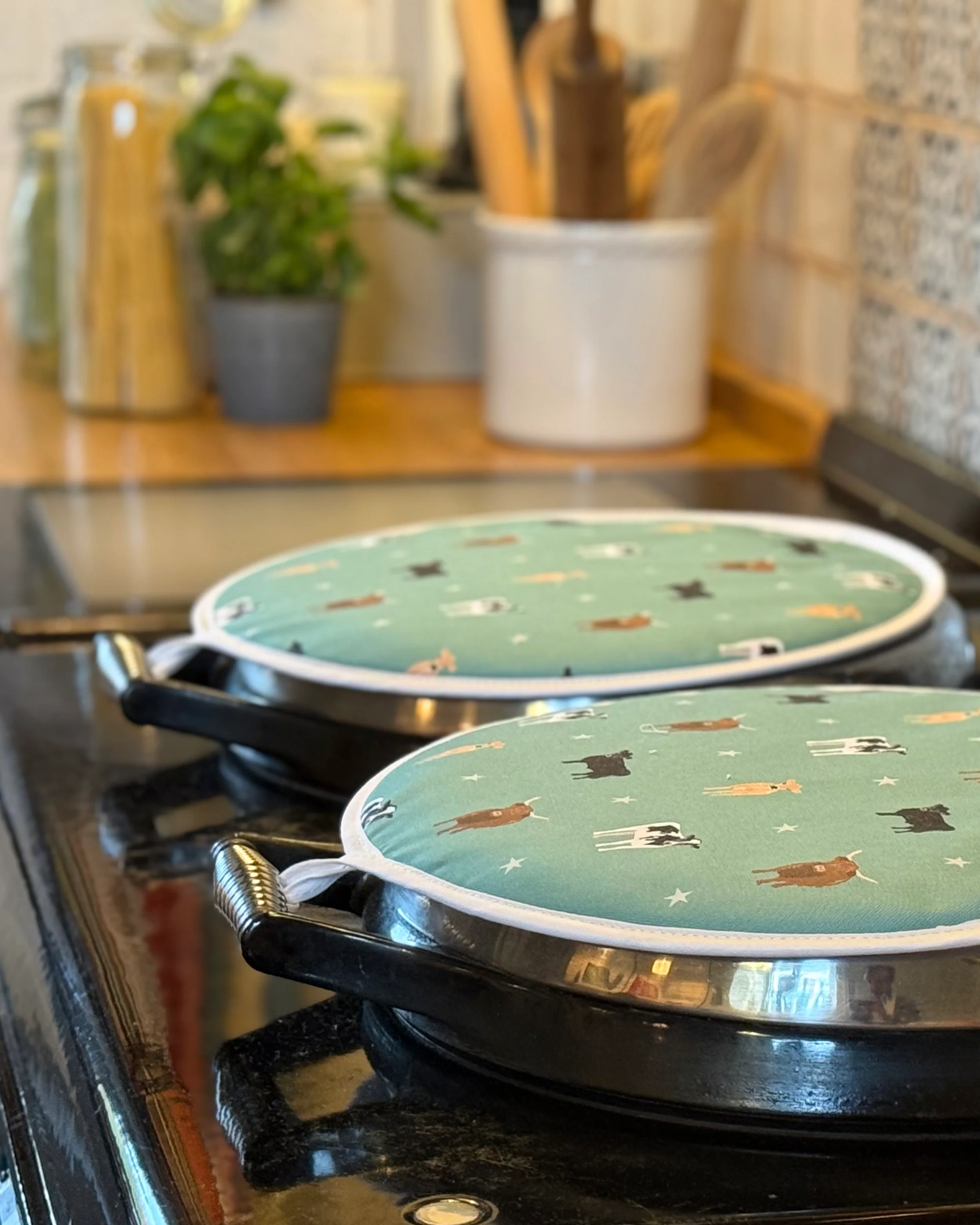 Cows Circular Hob Cover (single) - Image 2