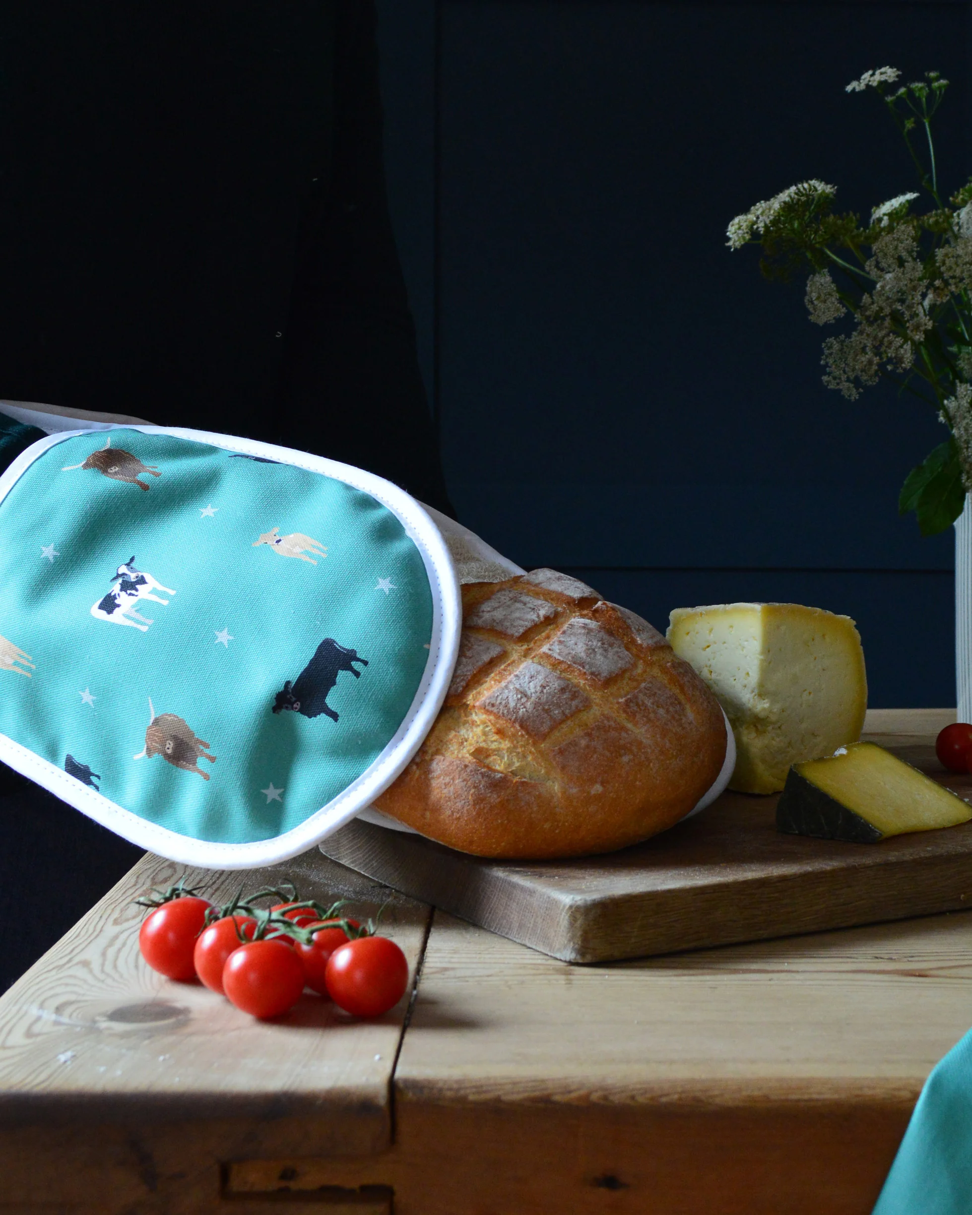 Cows Double Oven Glove - Image 3