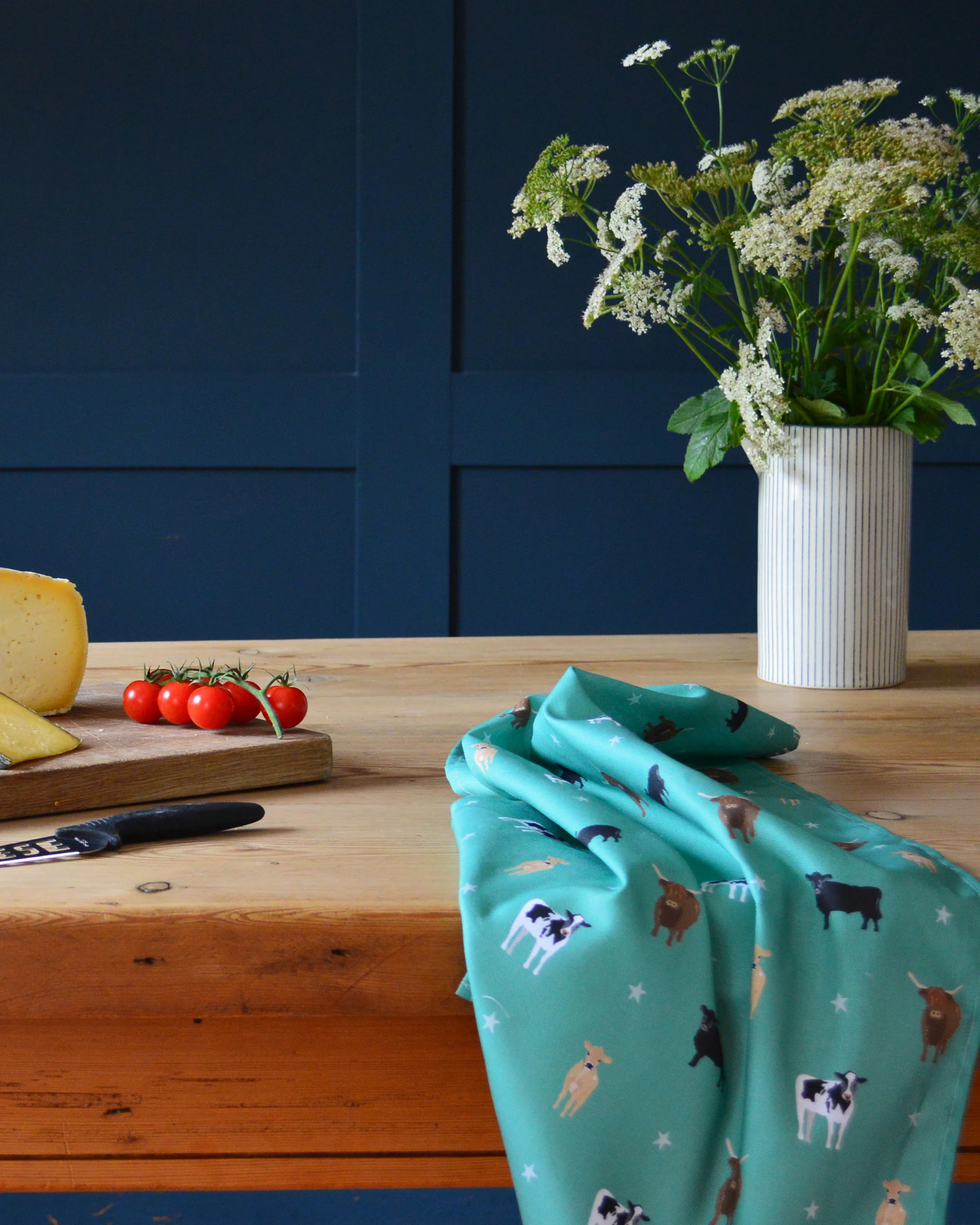 Cows Tea Towel - Image 4