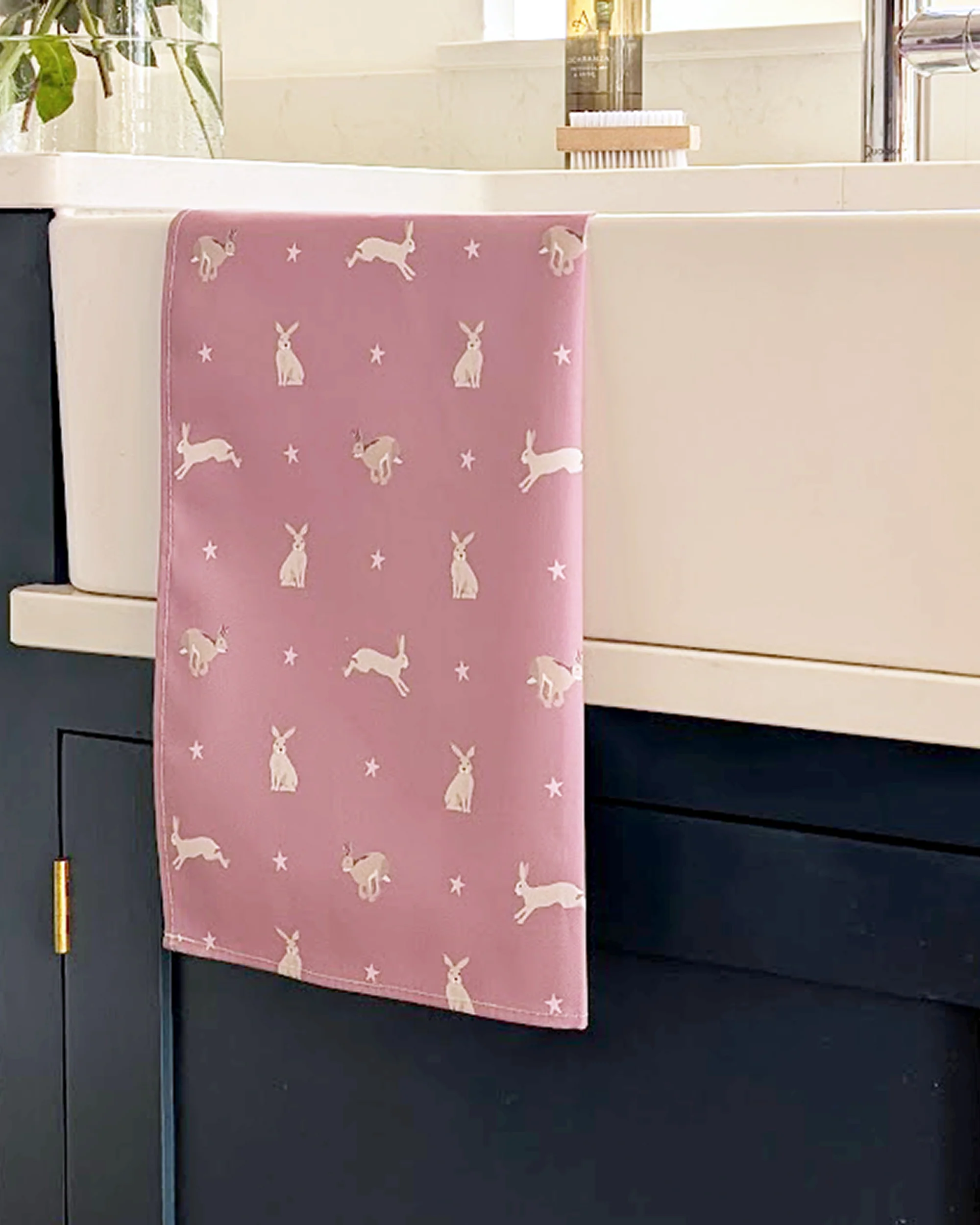 Hare Tea Towel - Image 3