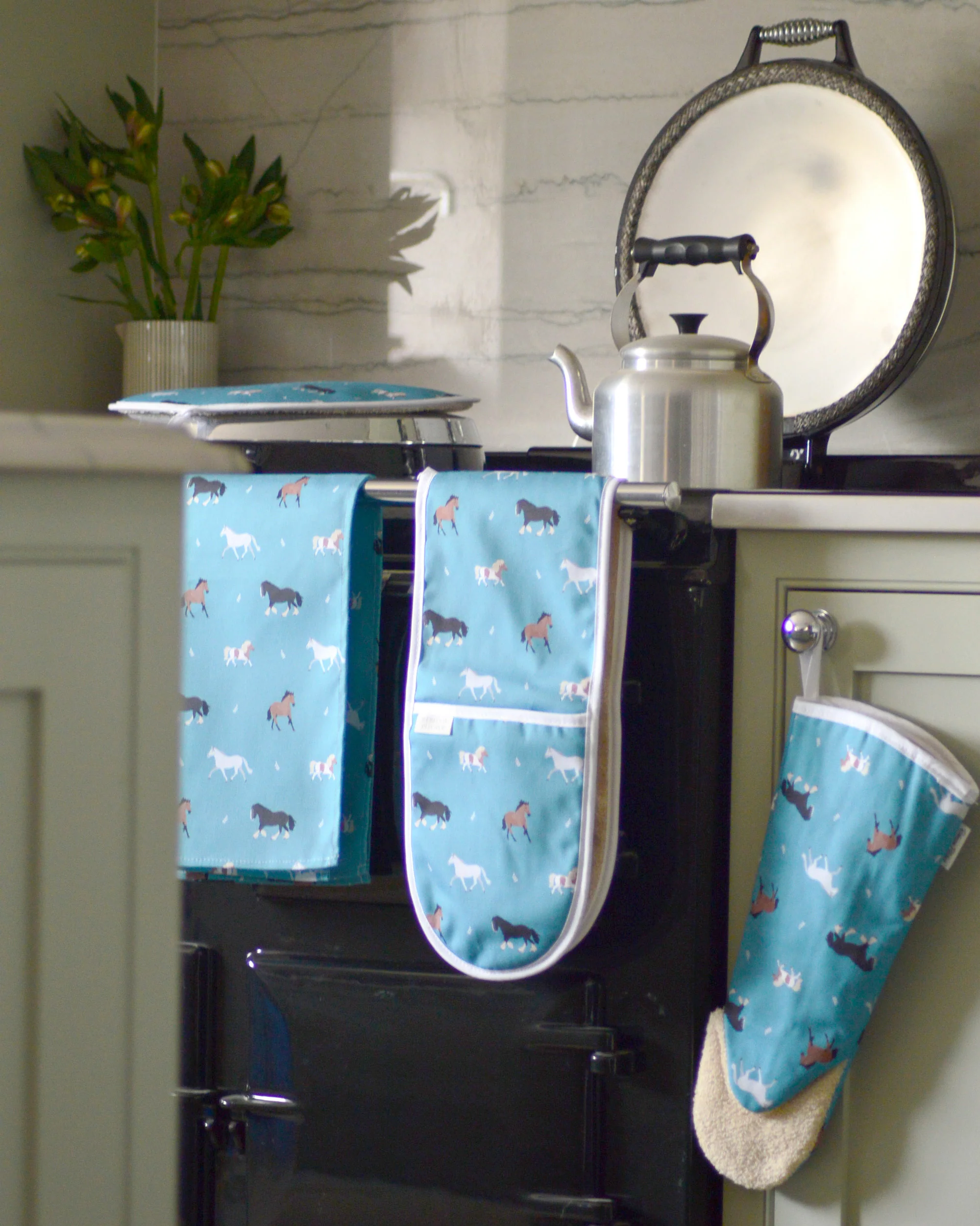Horses Double Oven Gloves - Image 5