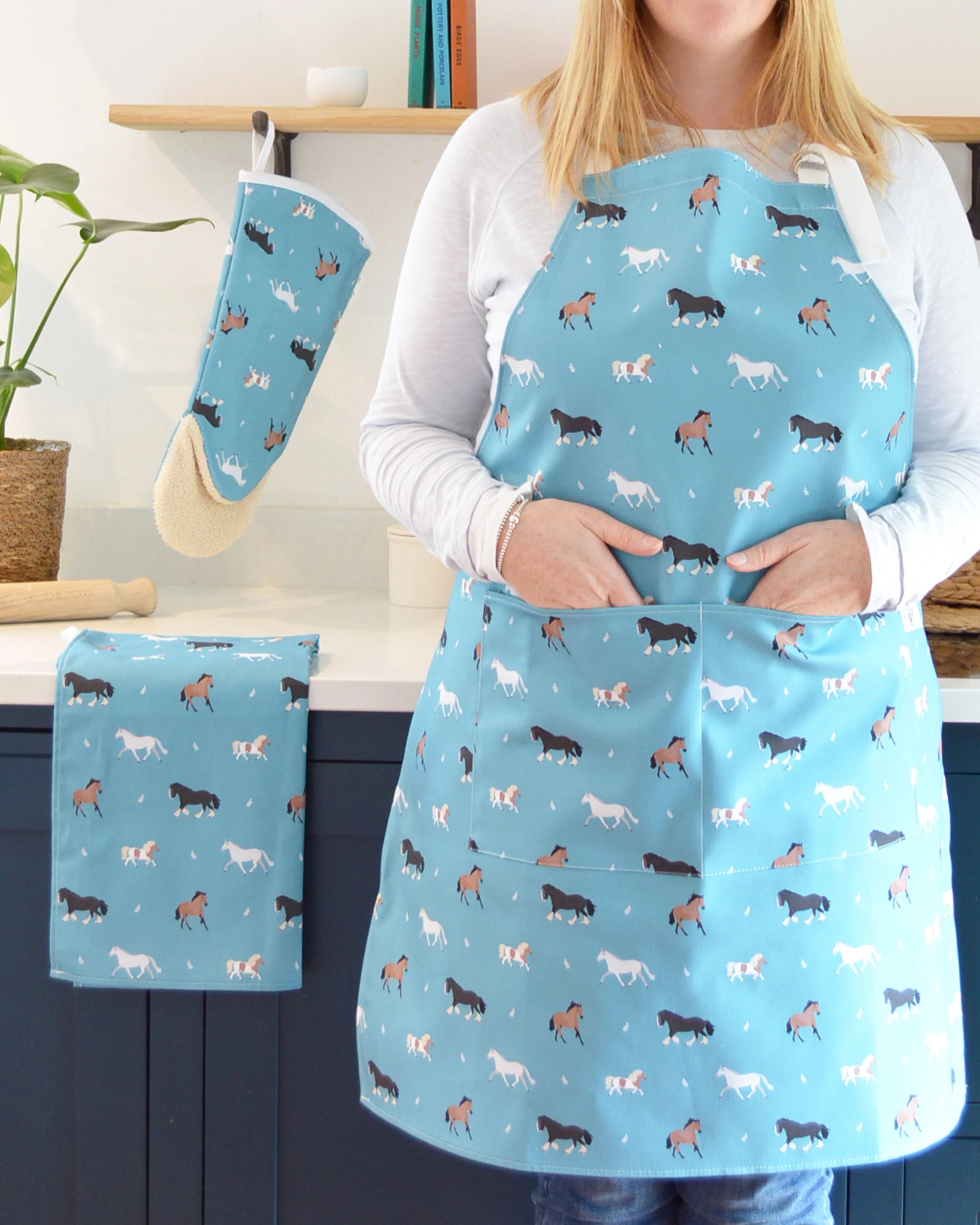 Horses Oven Gauntlet - Image 3