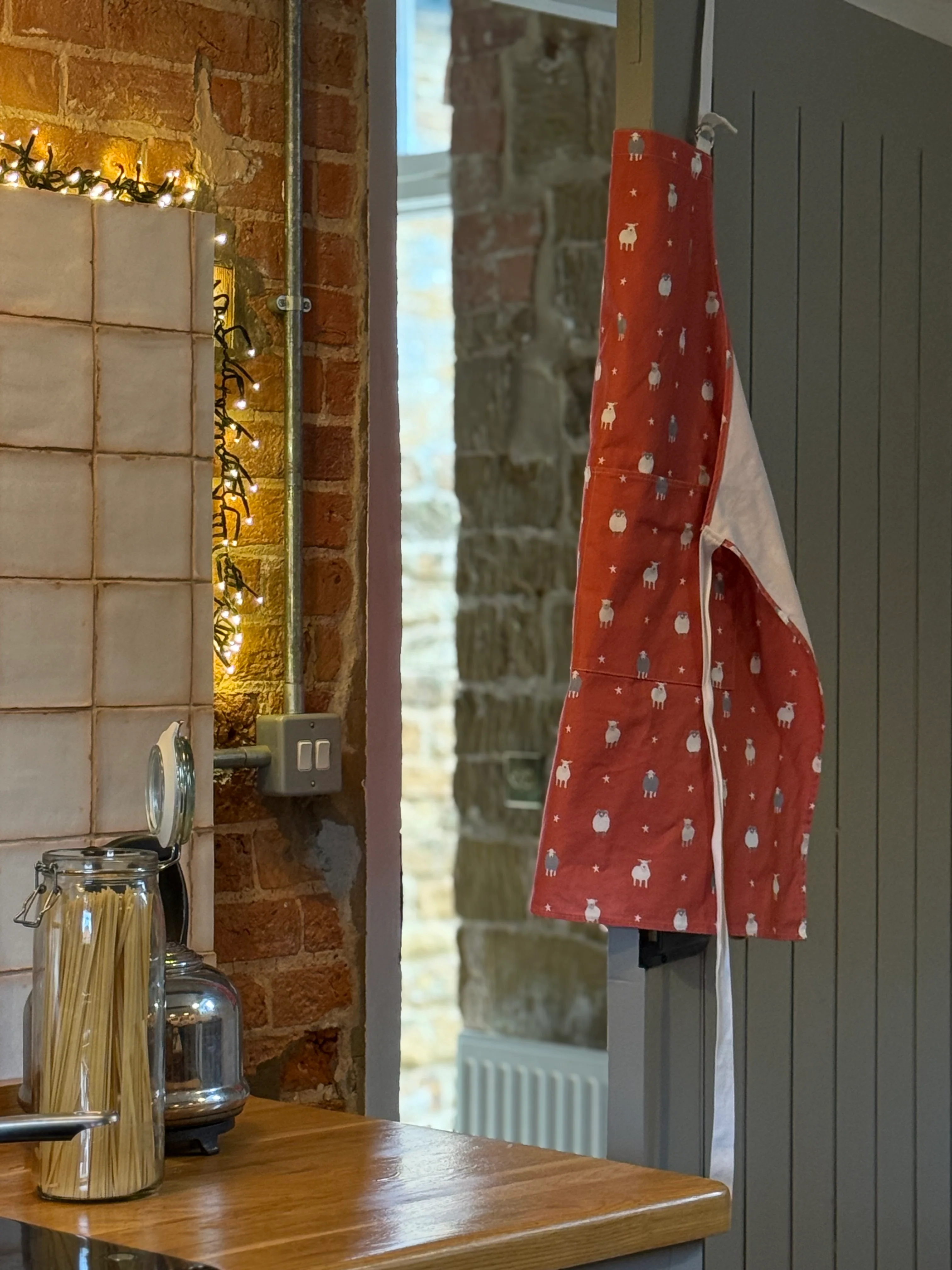 Sheep Adult Apron