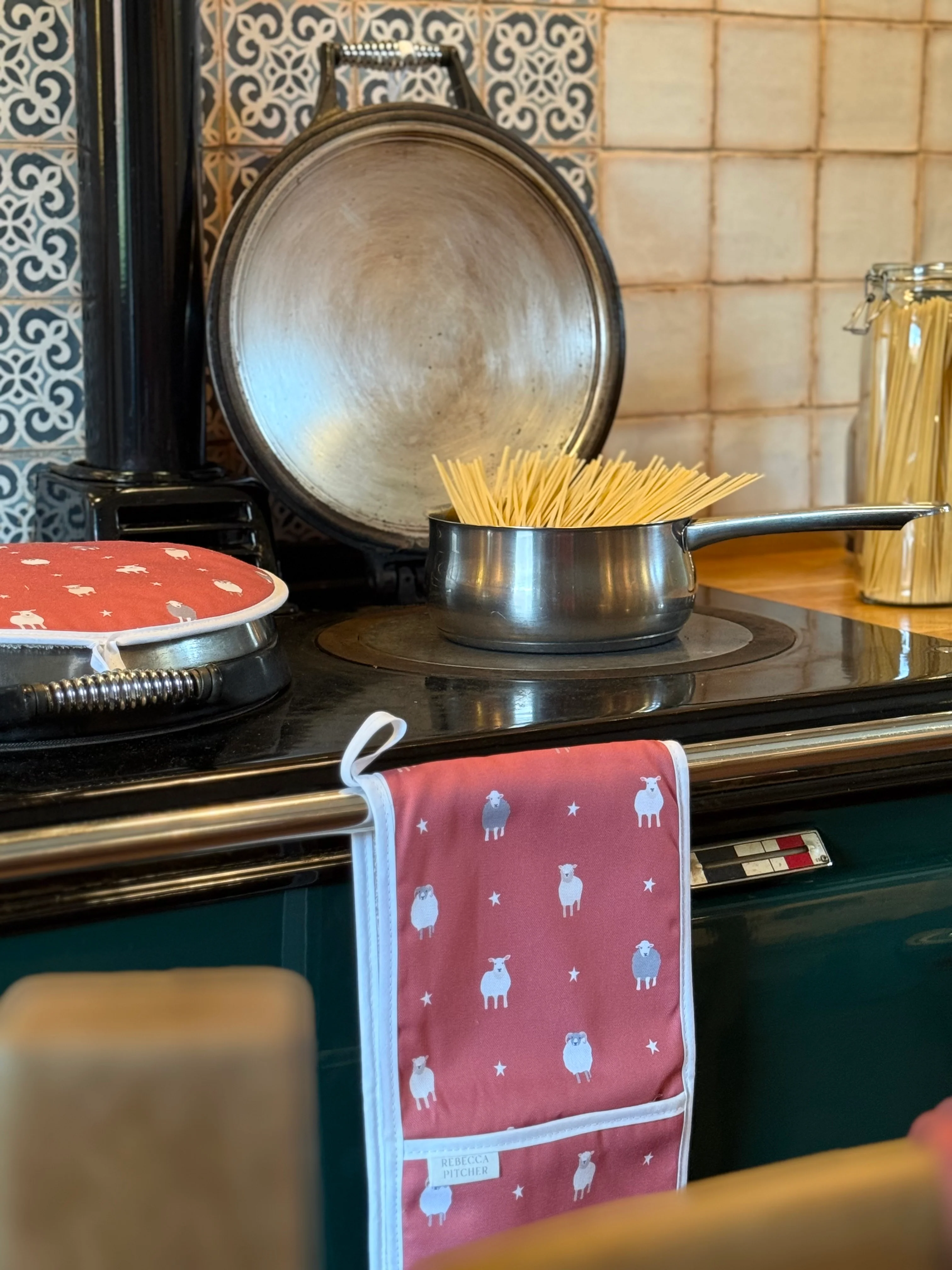 Sheep Double Oven Gloves - Image 2